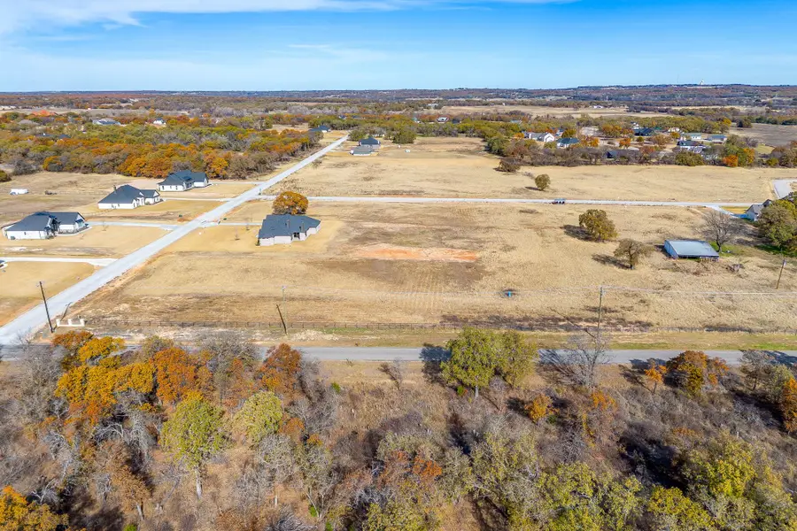 100 Prairie Winds Drive, Poolville, TX 76487 - Image #2