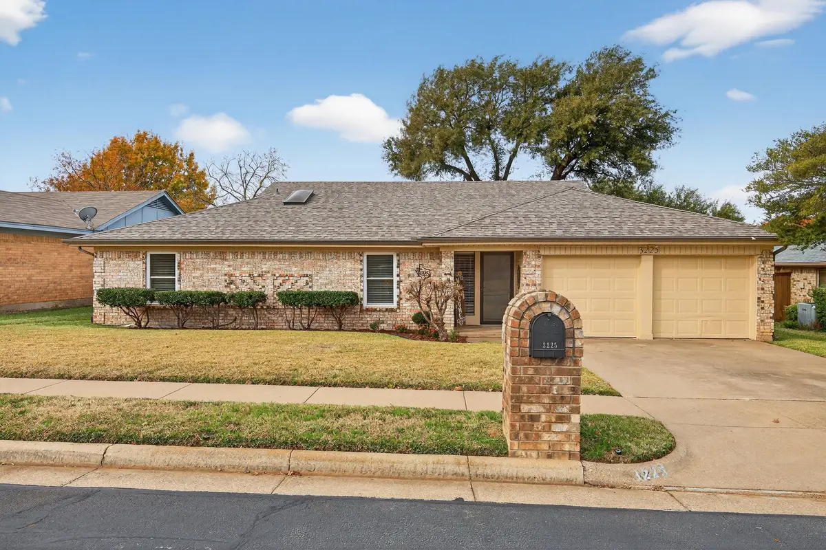 3225 Emerald Street, Bedford, TX 76021 - Image #1
