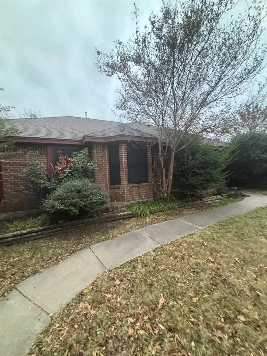 311 Edgewood Street, Krum, TX 76249 - Image #2