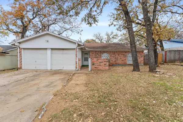 7537 Folkstone Drive, Forest Hill, TX 76140