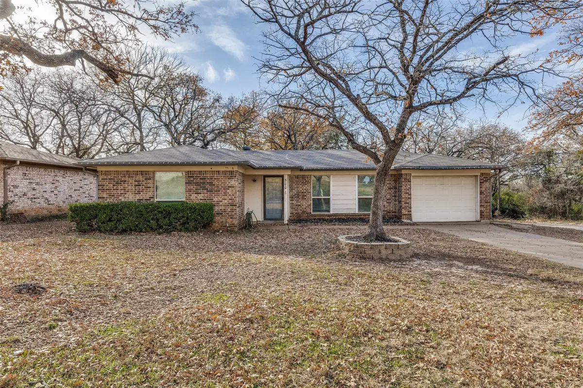 500 Lake Crest Parkway, Azle, TX 76020 - Image #1