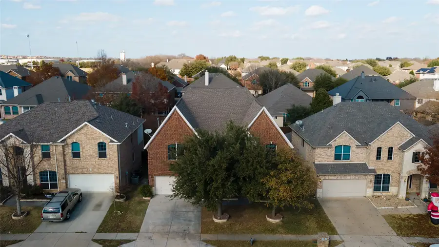 10217 Crawford Farms Drive, Fort Worth, TX 76244 - Image #2