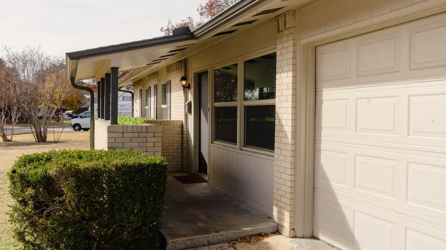 2403 Briarwood Lane, Carrollton, TX 75006 - Image #2