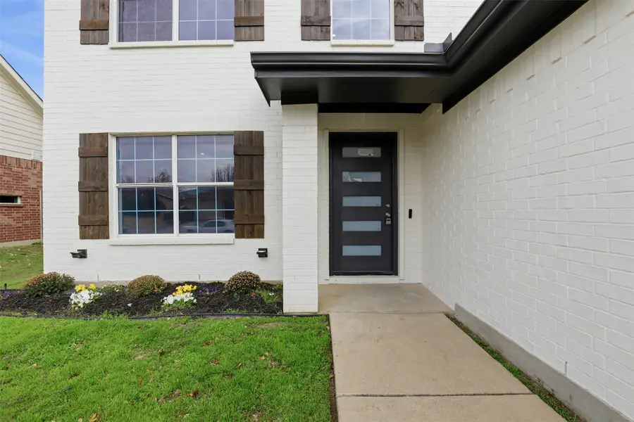 640 Fossil Wood Drive, Saginaw, TX 76179 - Image #3