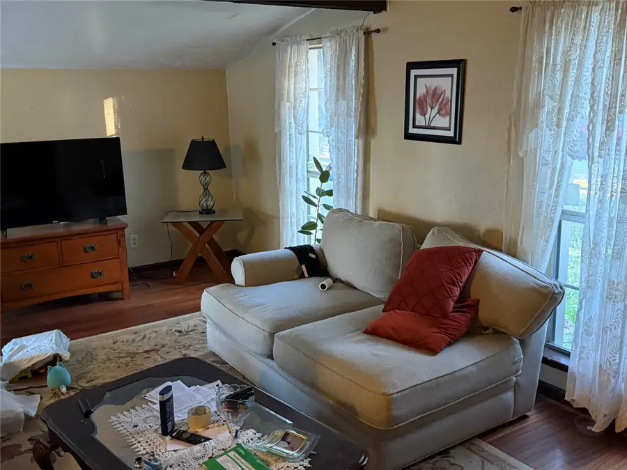 806 Pinehill Lane, Grand Prairie, TX 75052 - Image #2