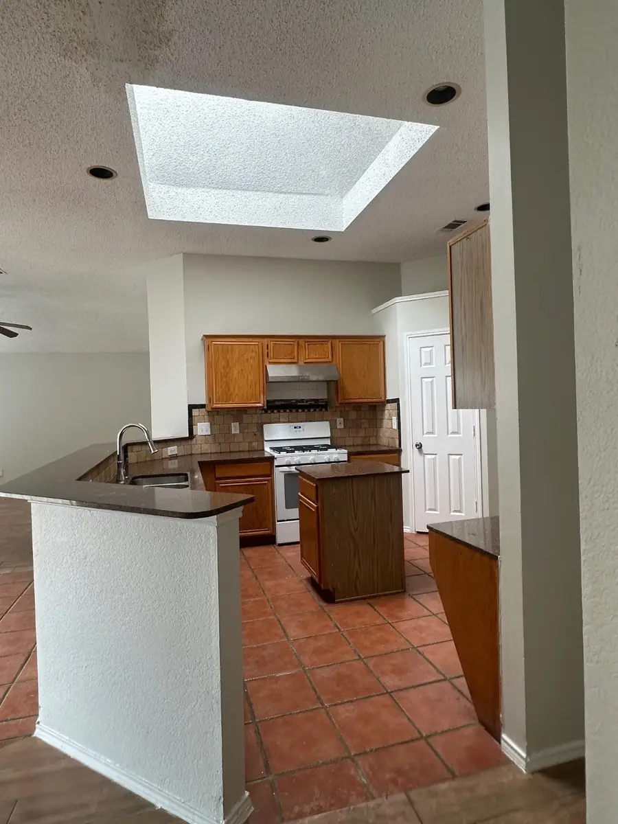 1123 Cavalcade Drive, Grand Prairie, TX 75052 - Image #2