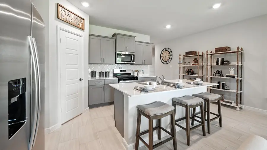 557 Pendleton Avenue, Keene, TX 76059 - Image #2