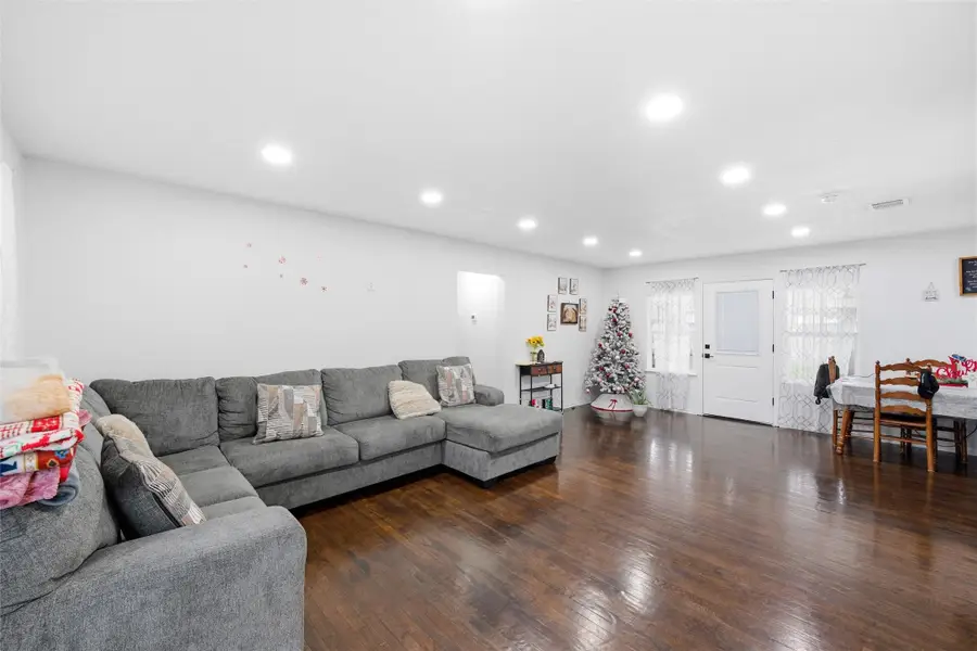 1020 E Walnut Street, Hillsboro, TX 76645 - Image #3