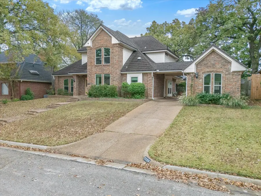 2004 Misty Creek Drive, Arlington, TX 76017 - Image #2