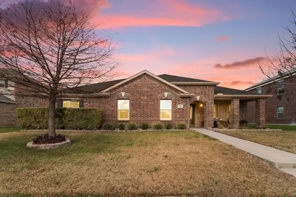 705 Jewelflower Drive, DeSoto, TX 75115