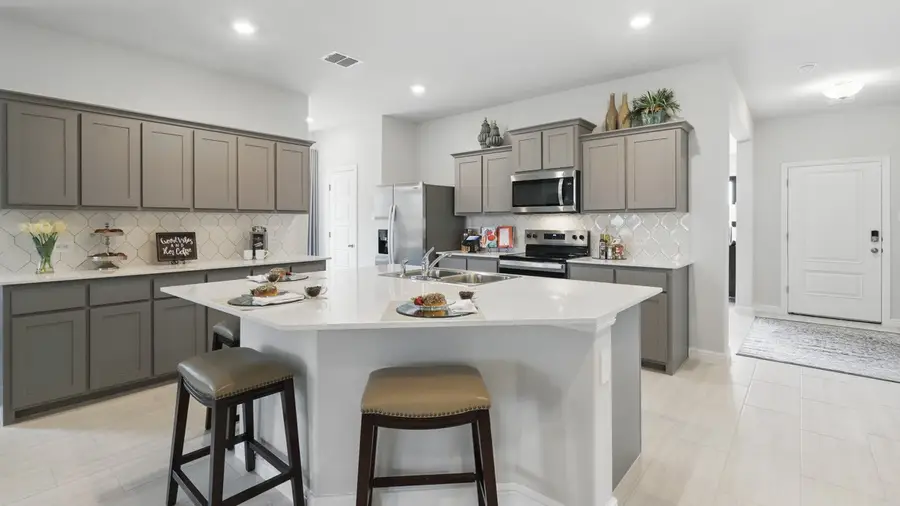 905 Hollyn Drive, Decatur, TX 76023 - Image #2