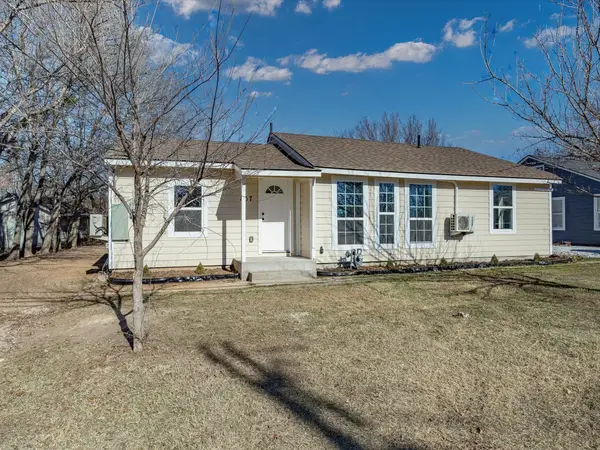 807 Adkins Street, Bowie, TX 76230