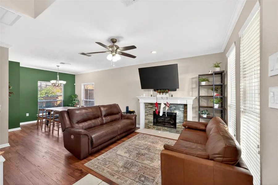 1804 Hunters Ridge Drive, Grapevine, TX 76051 - Image #3