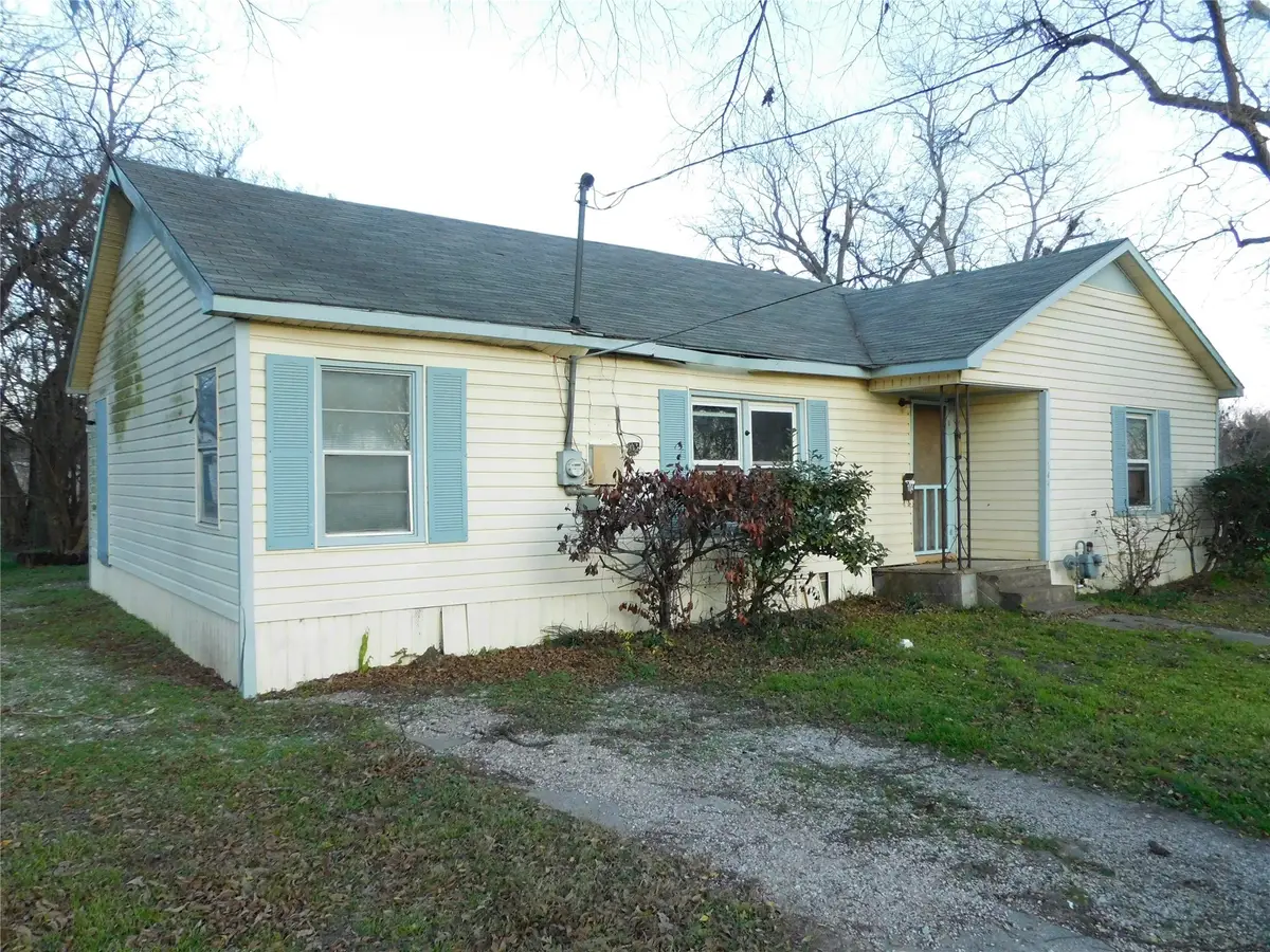 104 N Pecan Avenue, Hubbard, TX 76648 - Image #1