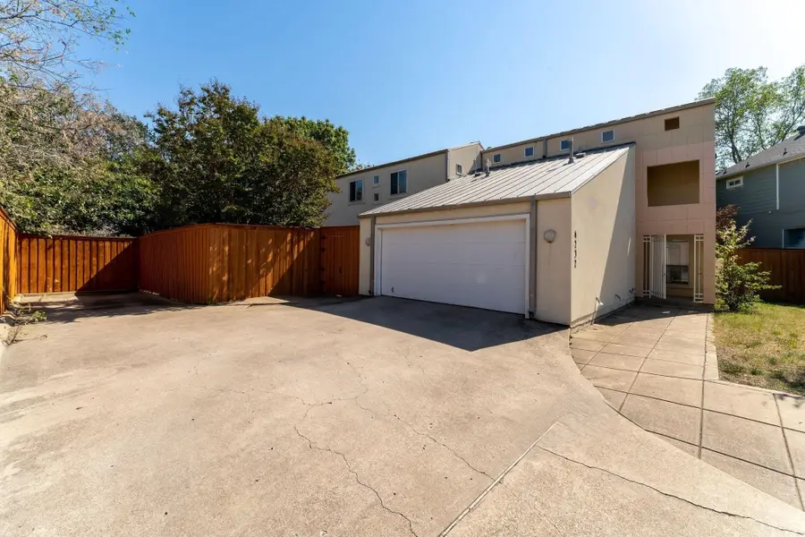 4232 Las Brisas Court, Irving, TX 75038 - Image #2