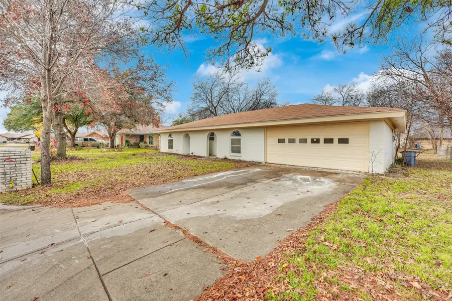 6916 Rebel Road, Forest Hill, TX 76140 - Image #2