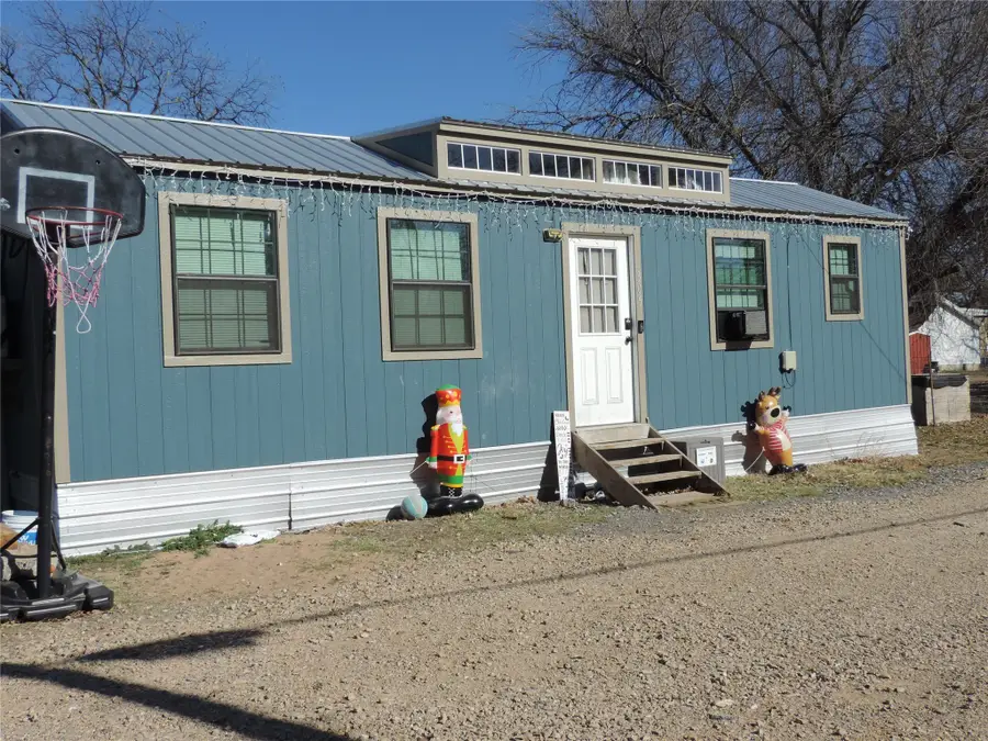 219 S Potter Street, Gorman, TX 76454 - Image #2