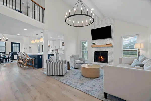 2000 Greenview Drive, Carrollton, TX 75010