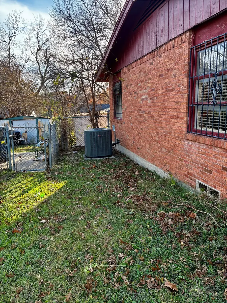 1204 Adelaide Drive, Dallas, TX 75216 - Image #2