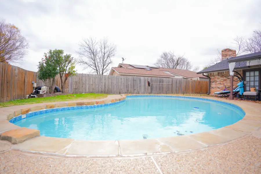 5334 Heather Glen Drive, Garland, TX 75043 - Image #2