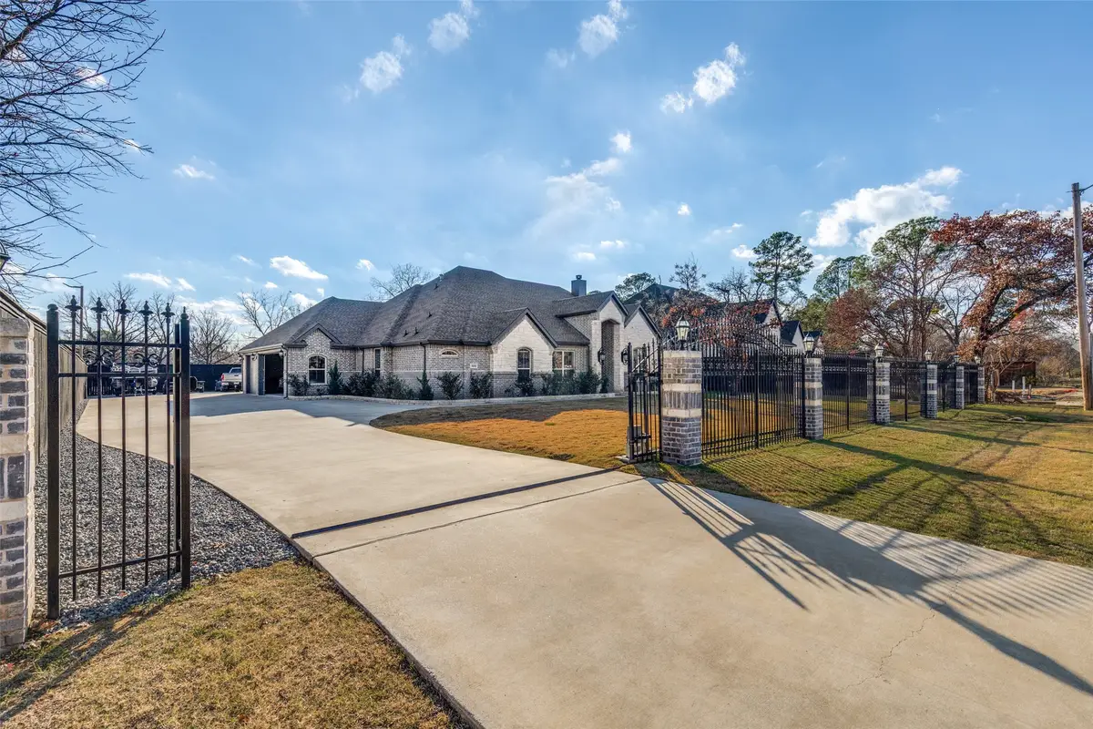 5108 Waterview Drive, Arlington, TX 76016 - Image #1