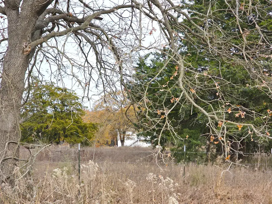 2240 County Road 2162, Barry, TX 75102 - Image #2