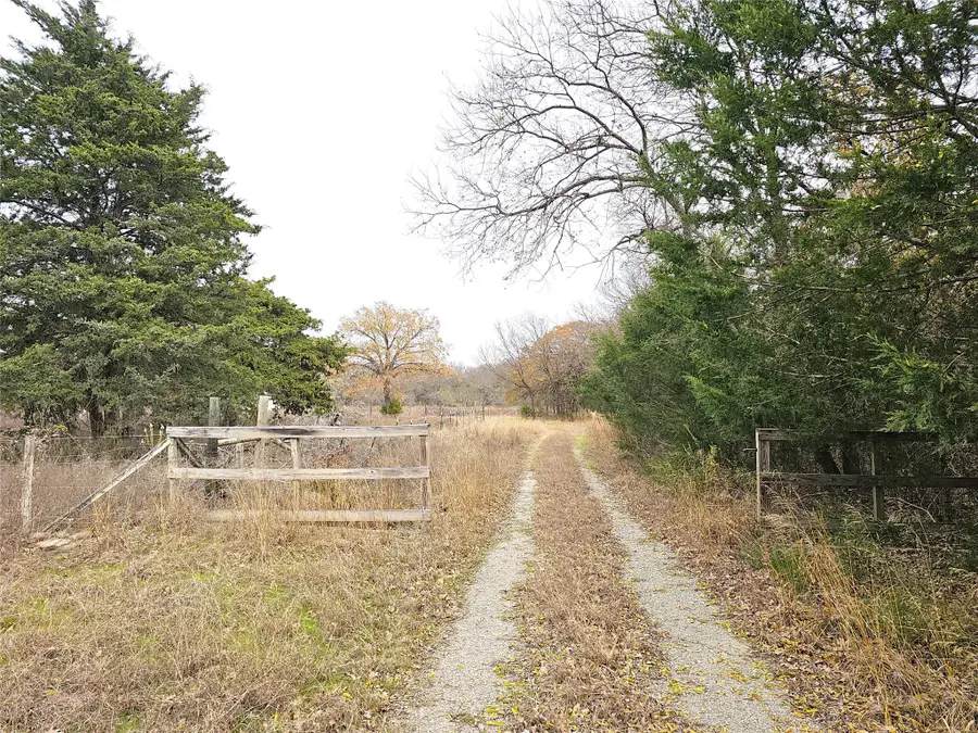 2240 County Road 2162, Barry, TX 75102 - Image #3