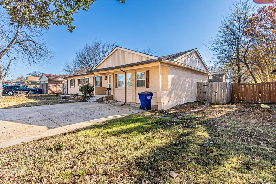 2976 Mark Twain Drive, Farmers Branch, TX 75234 - Image #3
