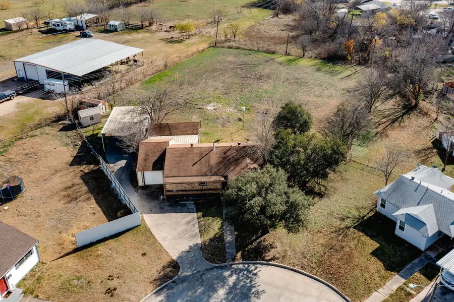 129 Collins Court, Blue Mound, TX 76131 - Image #2