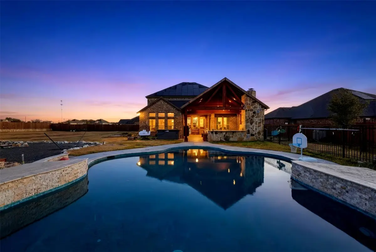 411 Kinnerton Court, Midlothian, TX 76065 - Image #1