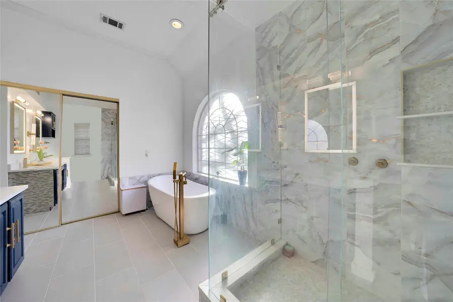 9352 Riverwalk Lane, Irving, TX 75063 - Image #2