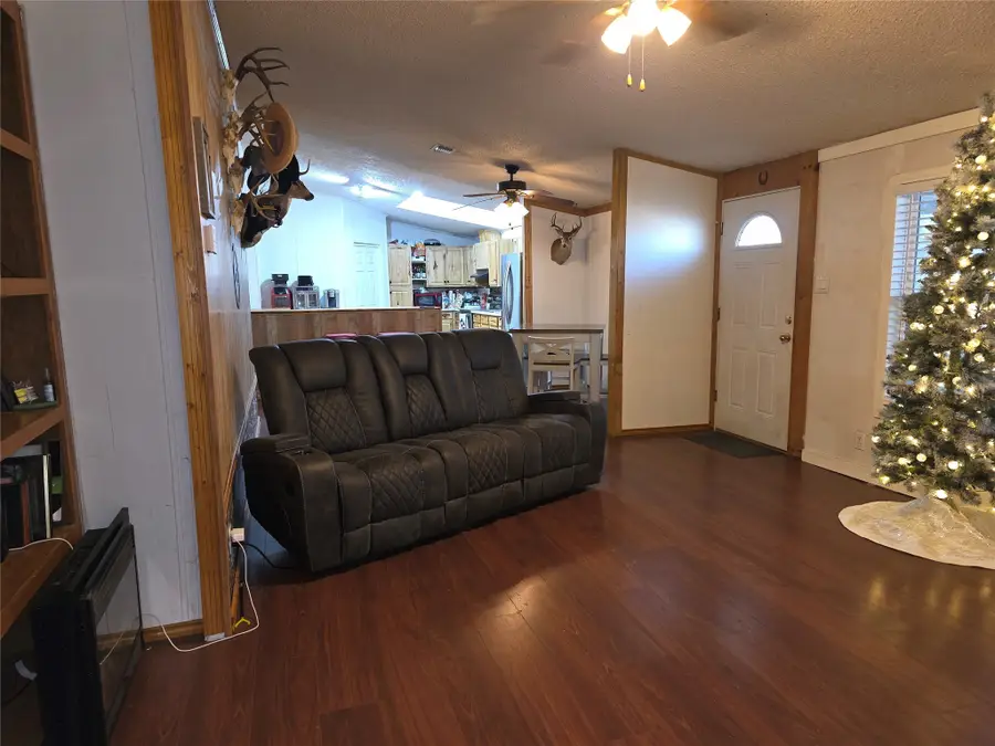 5716 Longhorn Trail, Joshua, TX 76058 - Image #2