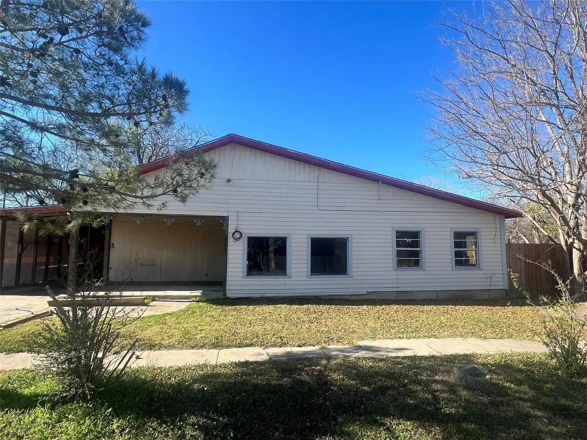 213 S 6th Street, Sanger, TX 76266 - Image #1