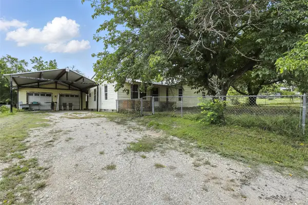 221 E 7th Street, Weatherford, TX 76086