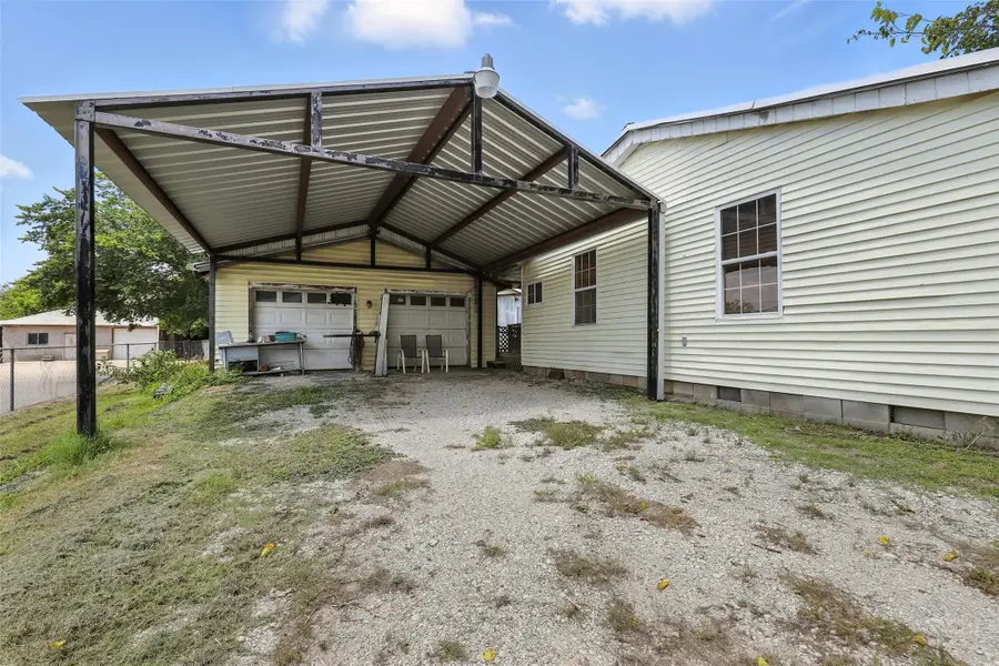 221 E 7th Street, Weatherford, TX 76086 - Image #2