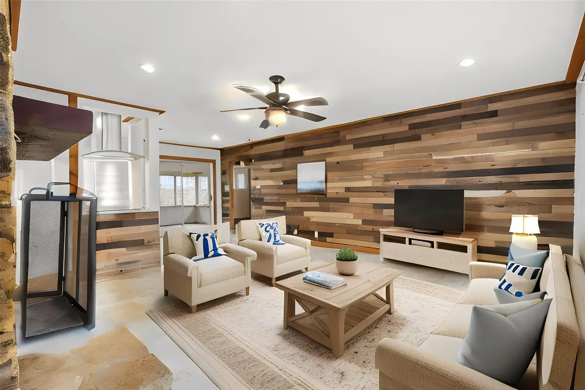 1009 Mustang Trail, Granbury, TX 76049 - Image #1