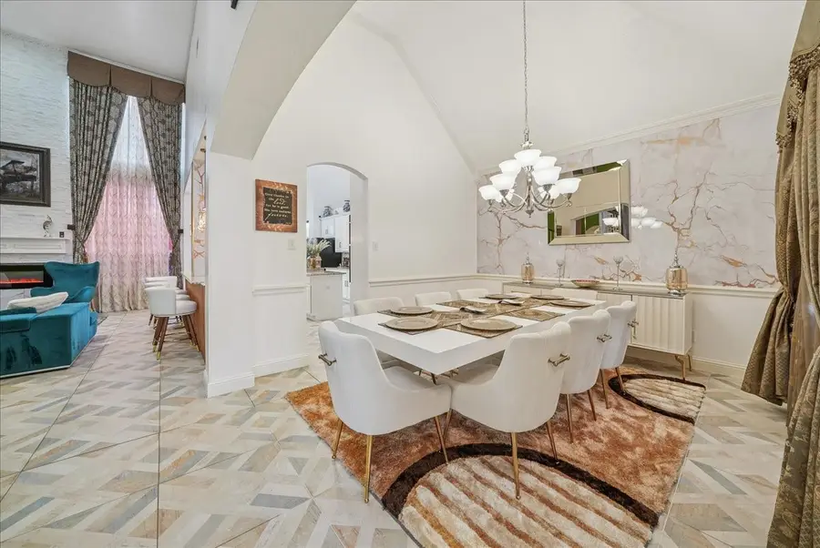 547 Breton Drive, Grand Prairie, TX 75052 - Image #2