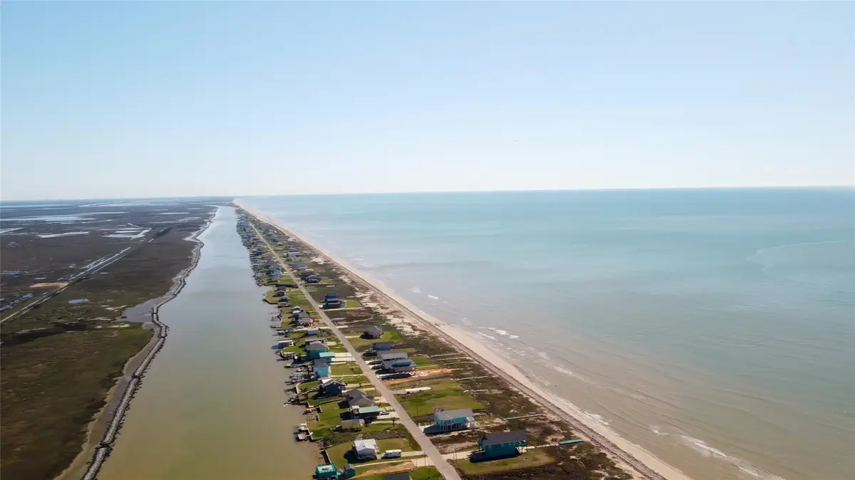 118 Marina Drive, Bay City, TX 77414 - Image #1