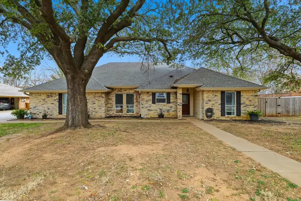 3104 Nottingham Drive, Denton, TX 76209