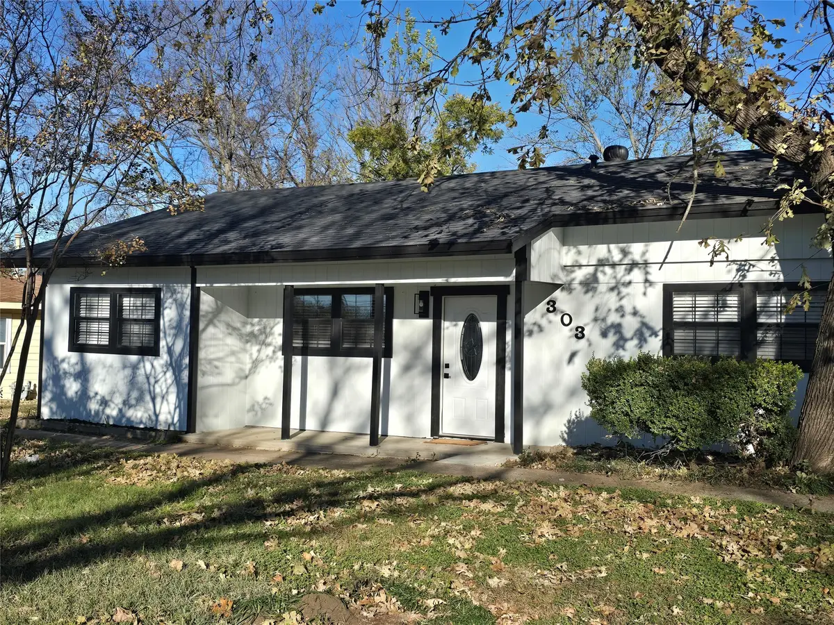 303 Hillcrest Street, Mansfield, TX 76063 - Image #1