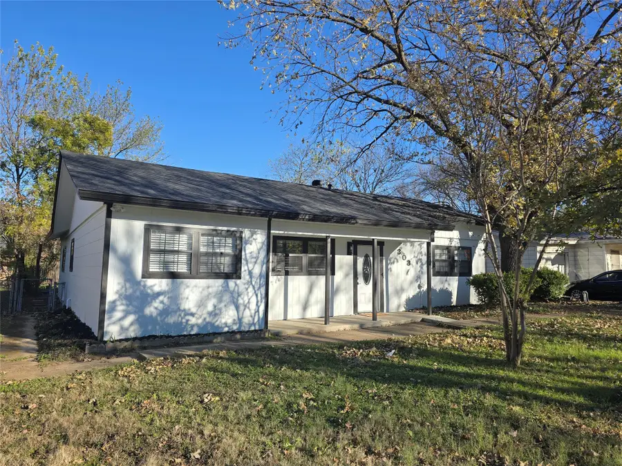 303 Hillcrest Street, Mansfield, TX 76063 - Image #2