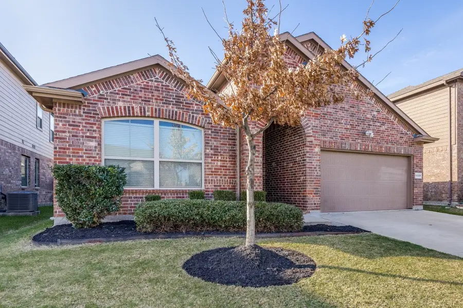 11329 Golden Ridge Lane, Fort Worth, TX 76052 - Image #2