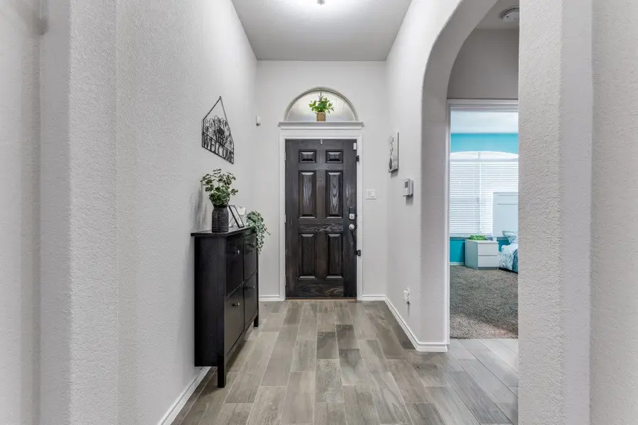 11329 Golden Ridge Lane, Fort Worth, TX 76052 - Image #3