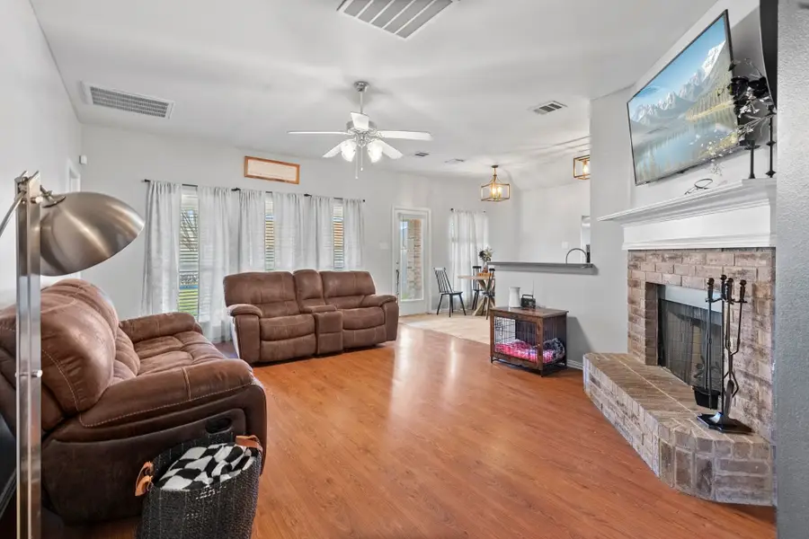 127 Lipan Street, Greenville, TX 75402 - Image #3