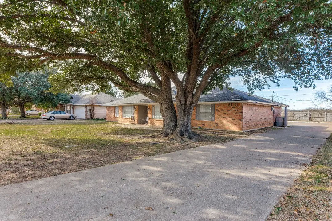 413 N Trail Street, Crowley, TX 76036 - Image #1