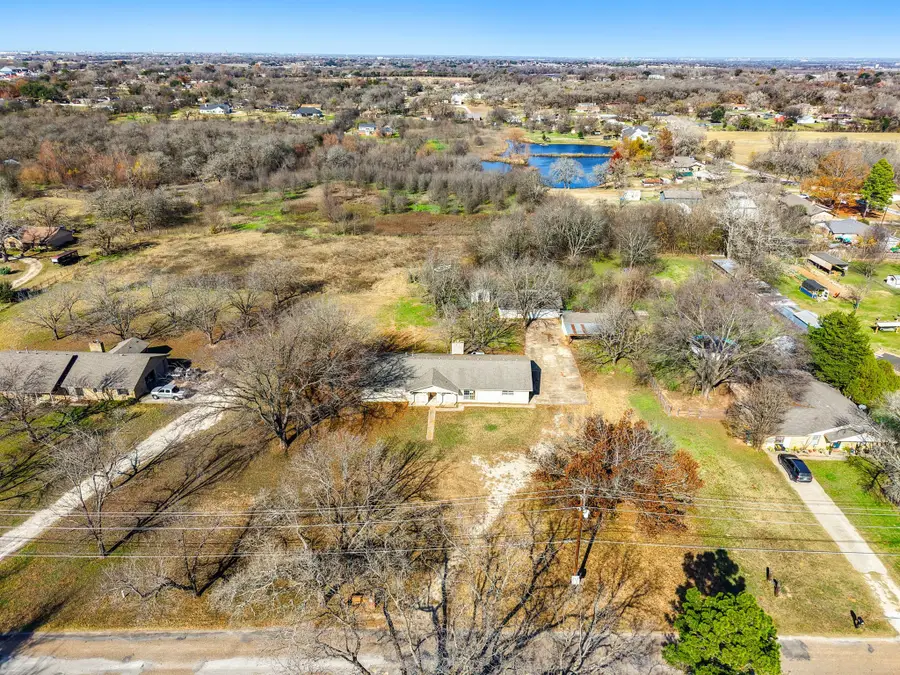 616 E Moonlight Drive, Robinson, TX 76706 - Image #3