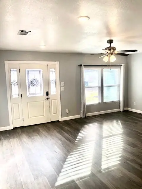 1023 Terry Way, Carrollton, TX 75006 - Image #3