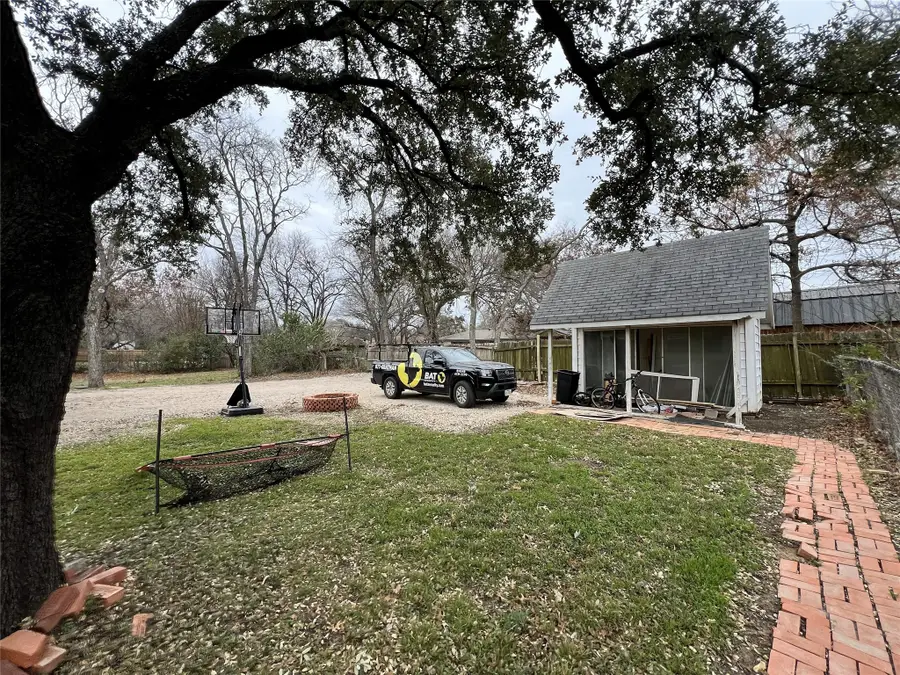 1018 E Elm Street, Hillsboro, TX 76645 - Image #3