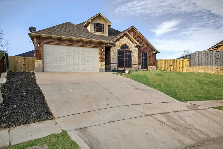 313 Nutmeg, Burleson, TX 76028 - Image #2