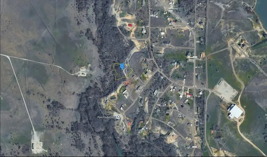 129 Stewart Dr, Decatur, TX 76234 - Image #2